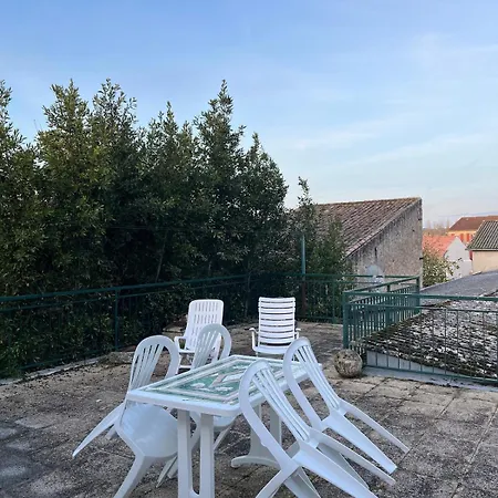 Bel Renove Avec Grande Terrasse Proche Lillet A Апартаменты Podensac